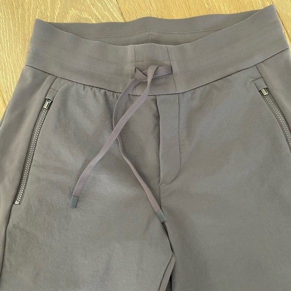 Athleta Headlands, Hybrid Jogger size 2 petite. - Picture 4 of 6